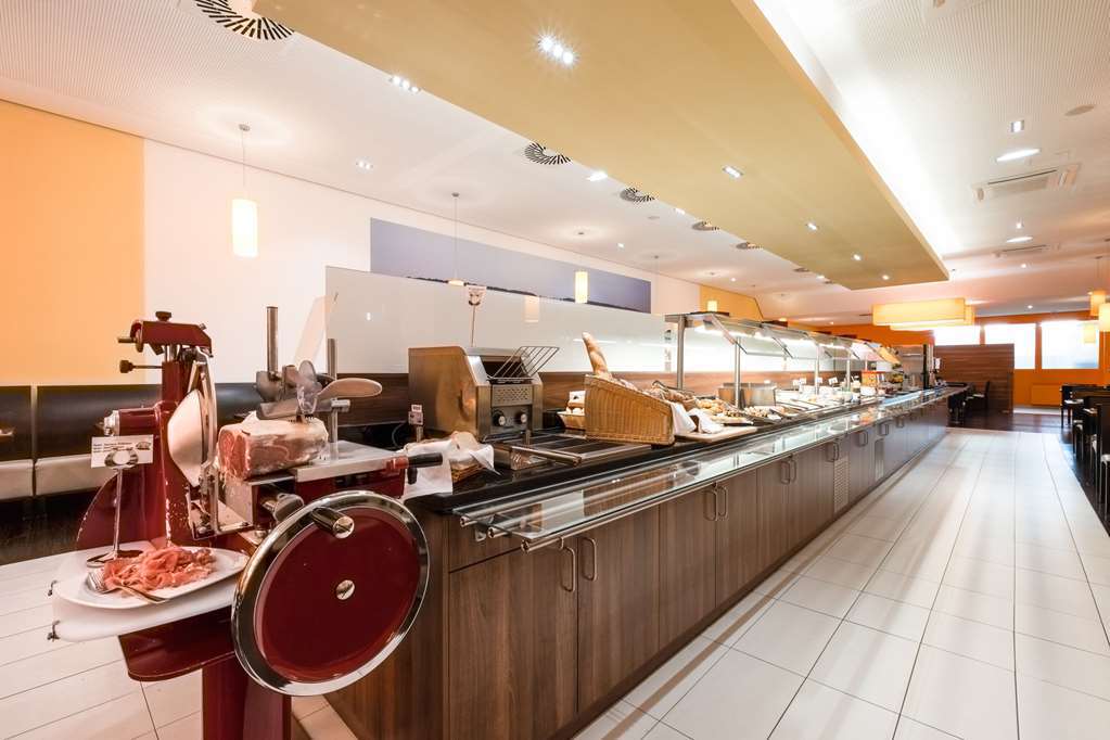 Hotel Leonardo Schonbrunn 4*